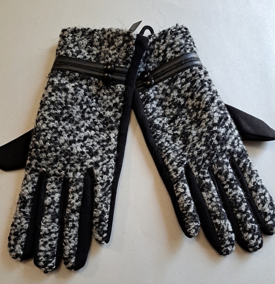 NWT Howard's Women's Fashion Gloves - Picture 1 of 4
